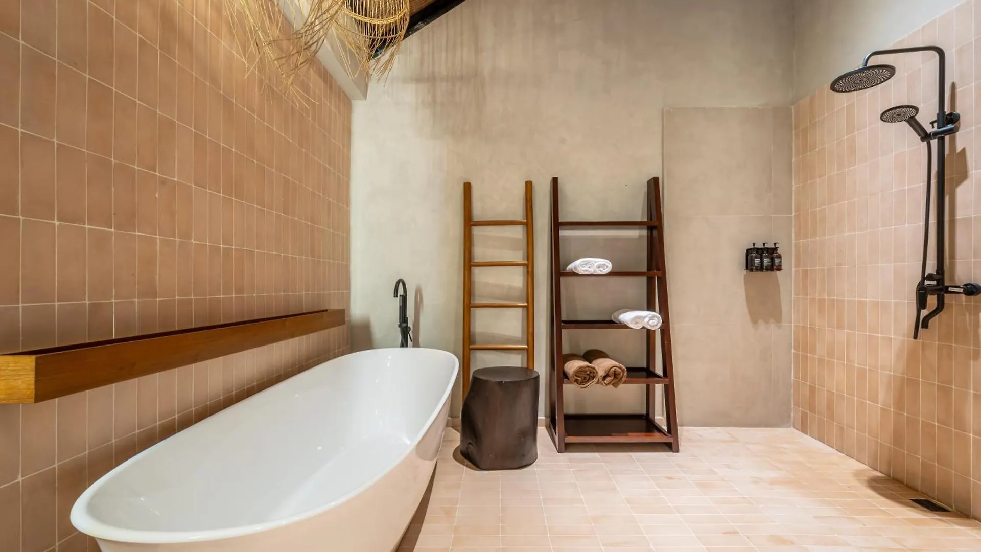 Mulu B1 Luxury Private Villa In Badung - Expansive Pool And Ultimate Comfort Uluwatu